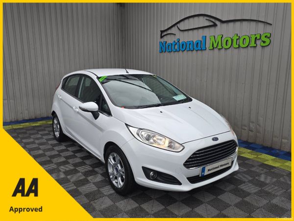 Ford Fiesta Hatchback, Petrol, 2015, White