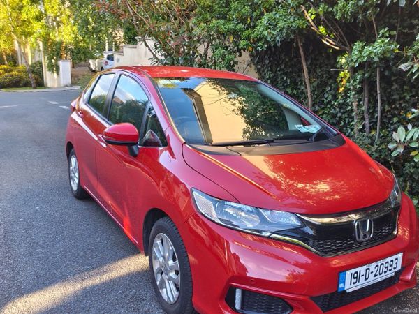 Honda Jazz Hatchback, Petrol, 2019, Red