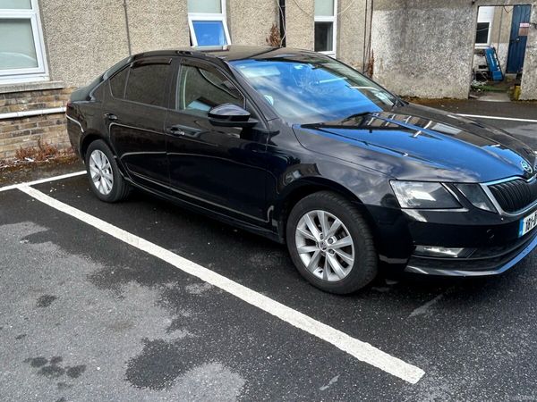 Skoda Octavia Saloon, Diesel, 2018, Black