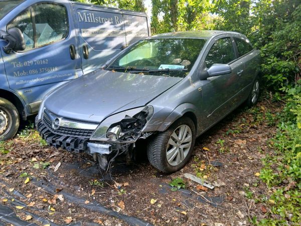 Opel Astra Hatchback, Petrol, 2007, Silver