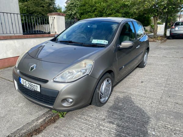 Renault Clio Hatchback, Ethanol Petrol, 2011, Gold