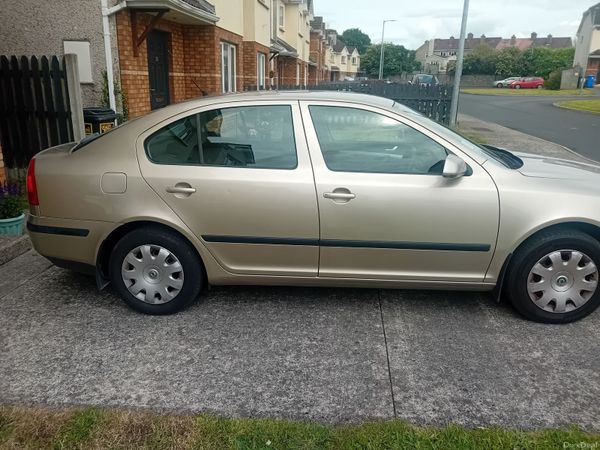 Skoda Octavia Hatchback, Petrol, 2007, Beige