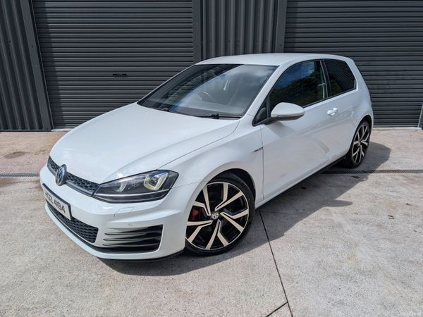 Volkswagen Golf Hatchback, Diesel, 2014, White
