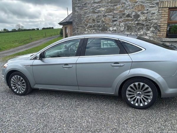 Ford Mondeo Hatchback, Diesel, 2013, Silver