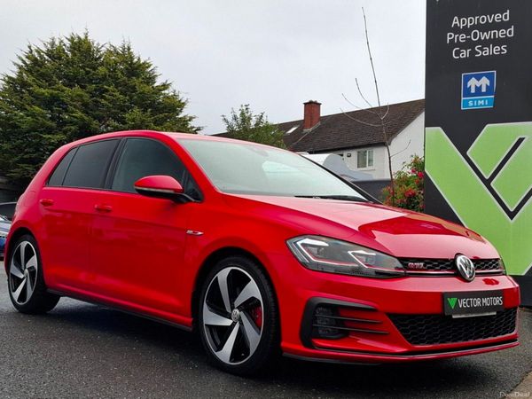 Volkswagen Golf Hatchback, Petrol, 2017, Red