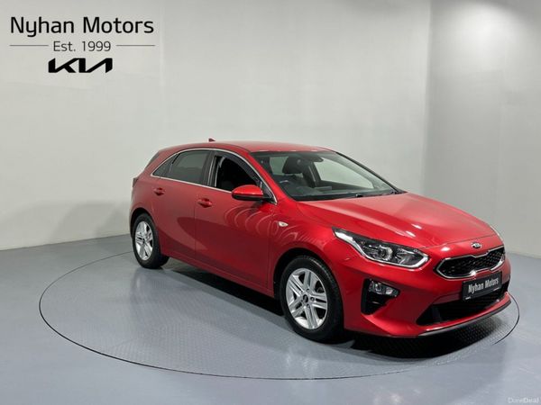 Kia Ceed Hatchback, Petrol, 2020, Red