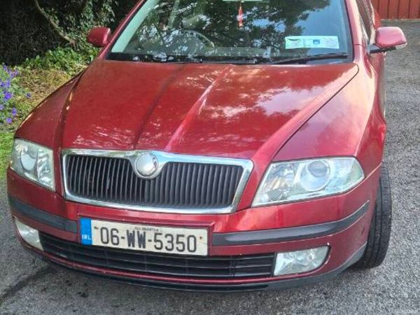 Skoda Octavia Hatchback, Petrol, 2006, Red