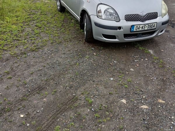 Toyota Yaris Hatchback, Petrol, 2004, Silver