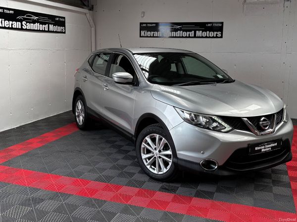 Nissan Qashqai Hatchback, Diesel, 2015, Silver