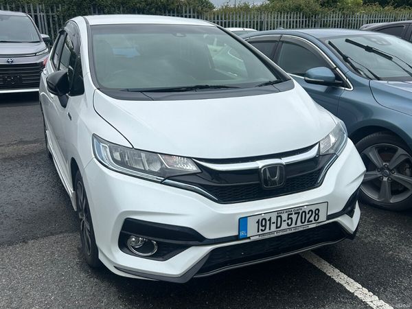Honda Fit Hatchback, Petrol Hybrid, 2019, White