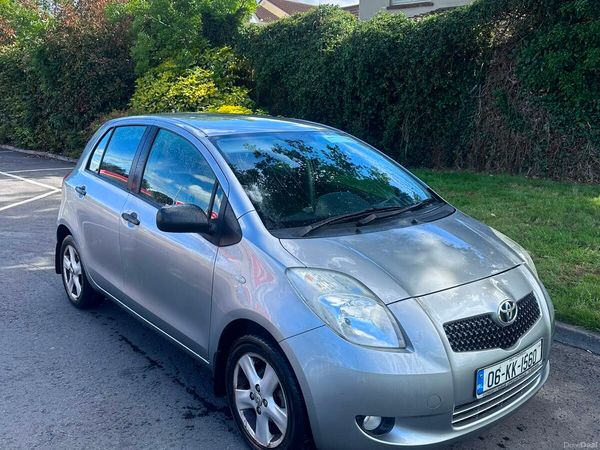 Toyota Yaris Hatchback, Petrol, 2006, Silver