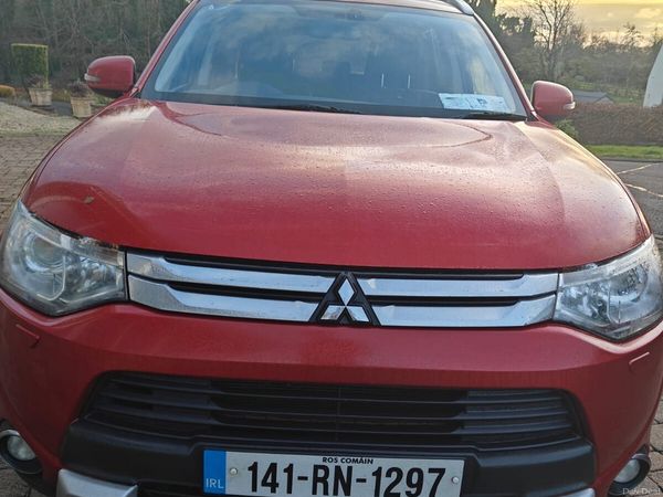 Mitsubishi Outlander SUV, Diesel, 2014, Red