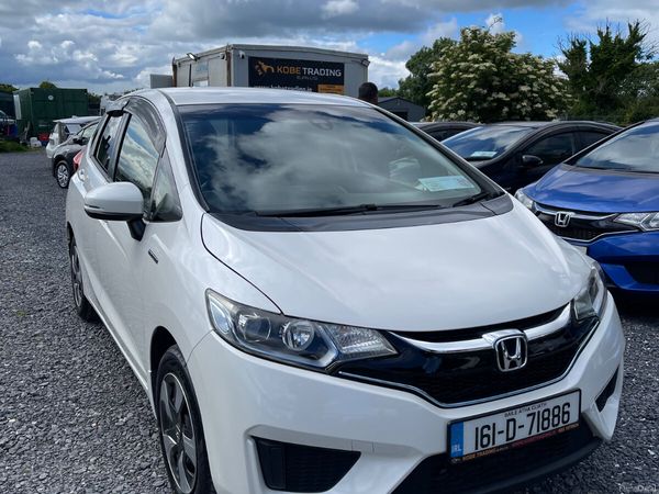 Honda Fit Hatchback, Petrol Hybrid, 2016, White