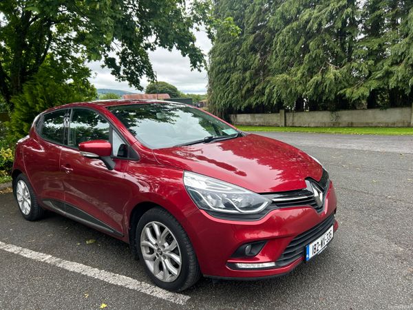 Renault Clio Hatchback, Petrol, 2018, Red