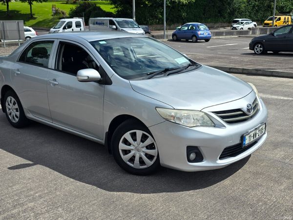Toyota Corolla Saloon, Diesel, 2011, Silver