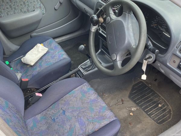 Toyota Starlet Hatchback, Petrol, 1996, White