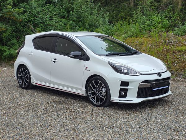 Toyota Aqua Hatchback, Petrol Hybrid, 2018, White