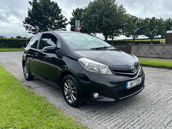 Toyota Yaris Hatchback, Petrol, 2014, Black