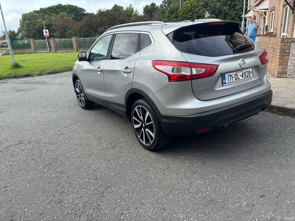 Nissan Qashqai SUV, Diesel, 2017, Silver