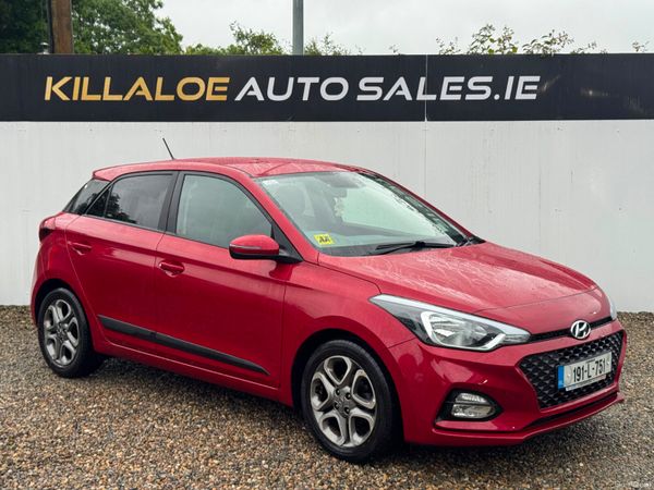 Hyundai i20 Hatchback, Petrol, 2019, Red