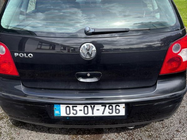 Volkswagen Polo Hatchback, Petrol, 2005, Black