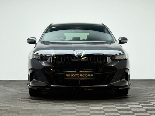 BMW 5-Series Estate, Petrol Plug-in Hybrid, 2025, Grey