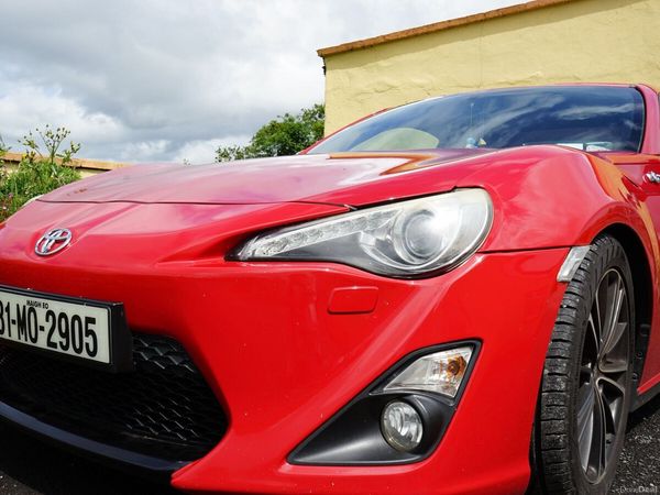 Toyota GT86 Coupe, Petrol, 2013, Red