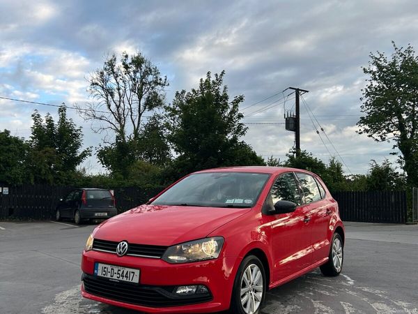 Volkswagen Polo Hatchback, Petrol, 2015, Red
