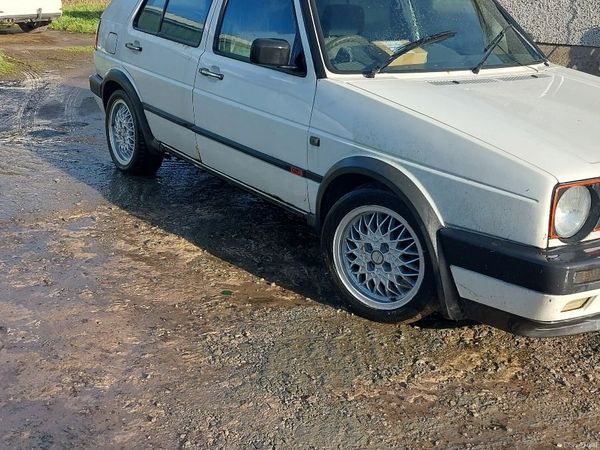 Volkswagen Golf Hatchback, Petrol, 1992, White