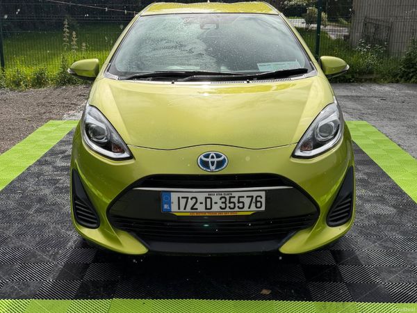 Toyota Aqua Hatchback, Petrol Hybrid, 2017, Green