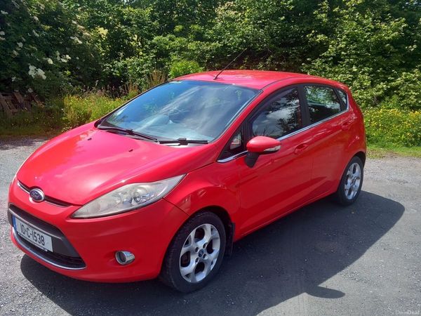 Ford Fiesta Hatchback, Diesel, 2010, Red