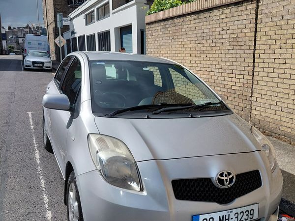 Toyota Yaris Hatchback, Petrol, 2008, Silver
