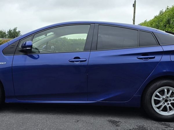 Toyota Prius Hatchback, Petrol Hybrid, 2018, Blue