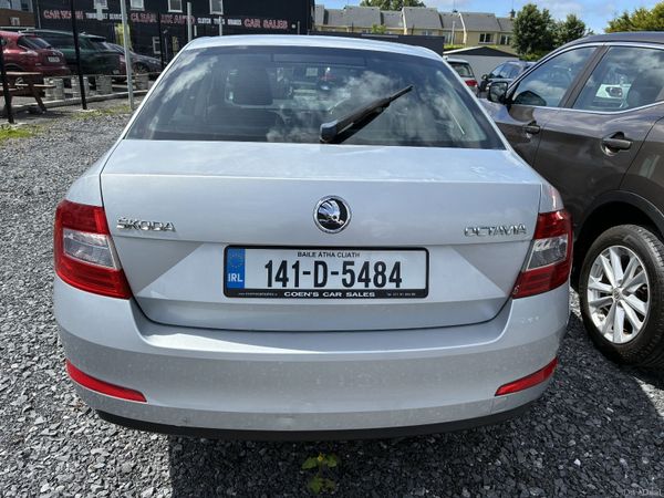 Skoda Octavia Saloon, Petrol, 2014, Silver