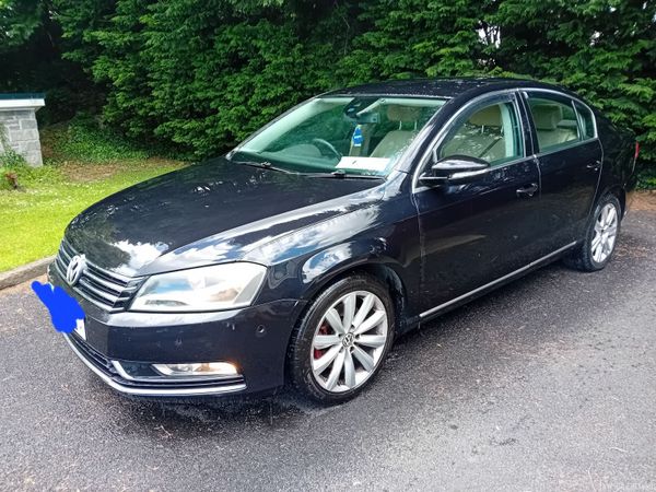 Volkswagen Passat Saloon, Diesel, 2011, Black