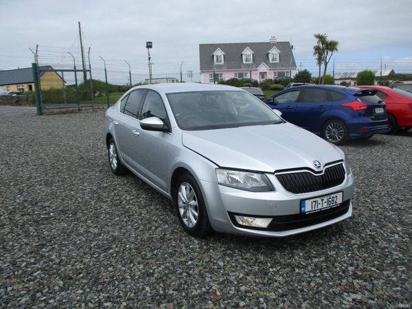 Skoda Octavia Saloon, Diesel, 2017, Grey
