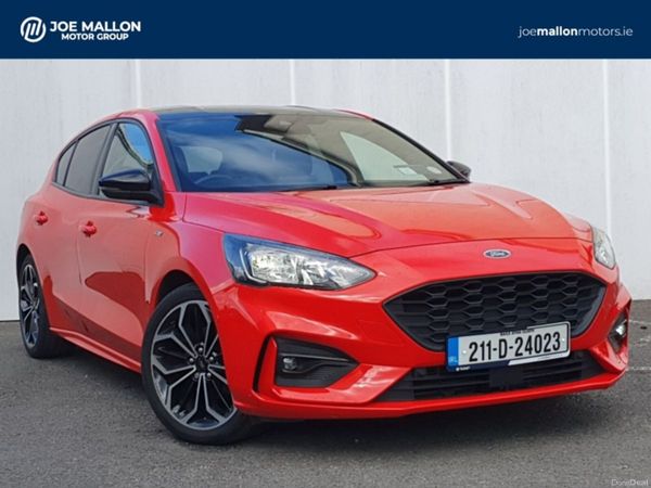 Ford Focus Hatchback, Petrol Hybrid, 2021, Red