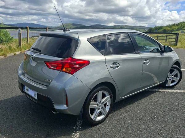 Toyota Auris Hatchback, Petrol, 2014, Grey