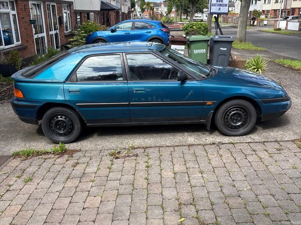 Mazda 323 Hatchback, Petrol, 1992, Green