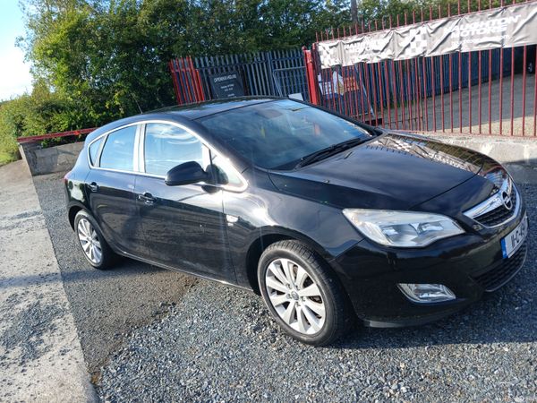Opel Astra Hatchback, Diesel, 2011, Black