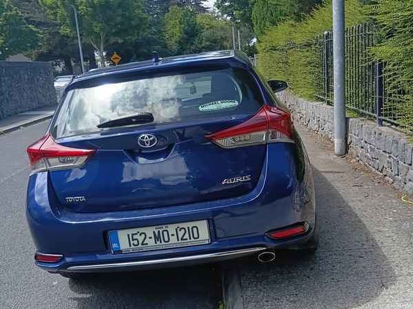Toyota Auris Hatchback, Diesel, 2015, Blue