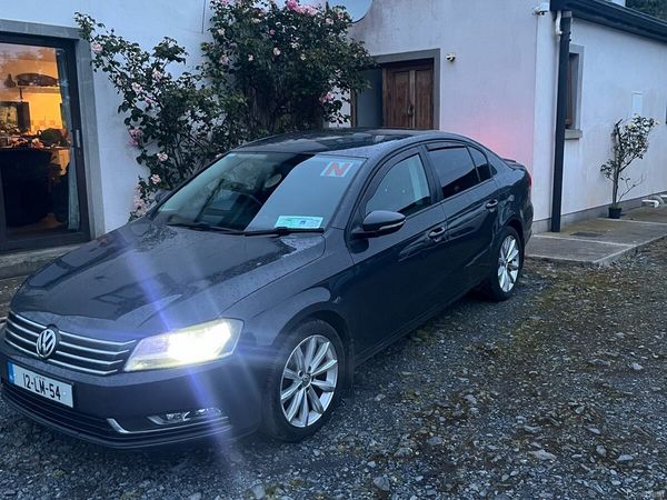 Volkswagen Passat Saloon, Diesel, 2012, Grey