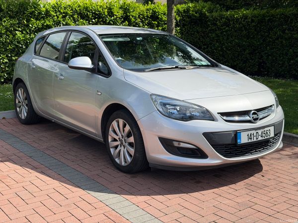 Opel Astra MPV, Petrol, 2014, Silver