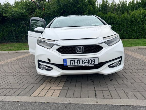 Honda Shuttle MPV, Petrol Hybrid, 2017, White
