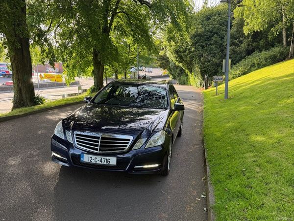 Mercedes-Benz E-Class Saloon, Diesel, 2012, Blue