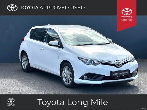 Toyota Auris Hatchback, Petrol, 2016, White