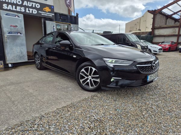 Opel Insignia Hatchback, Diesel, 2022, Black