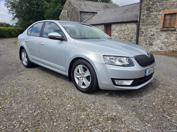 Skoda Octavia Saloon, Diesel, 2014, Silver
