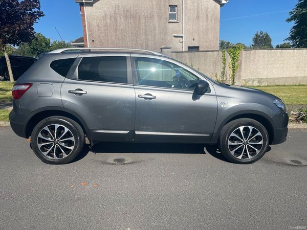Nissan Qashqai Hatchback, Diesel, 2012, Grey