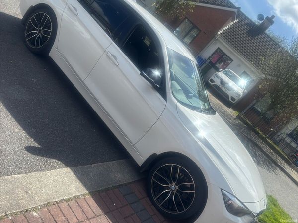 BMW 3-Series Saloon, Diesel, 2012, White